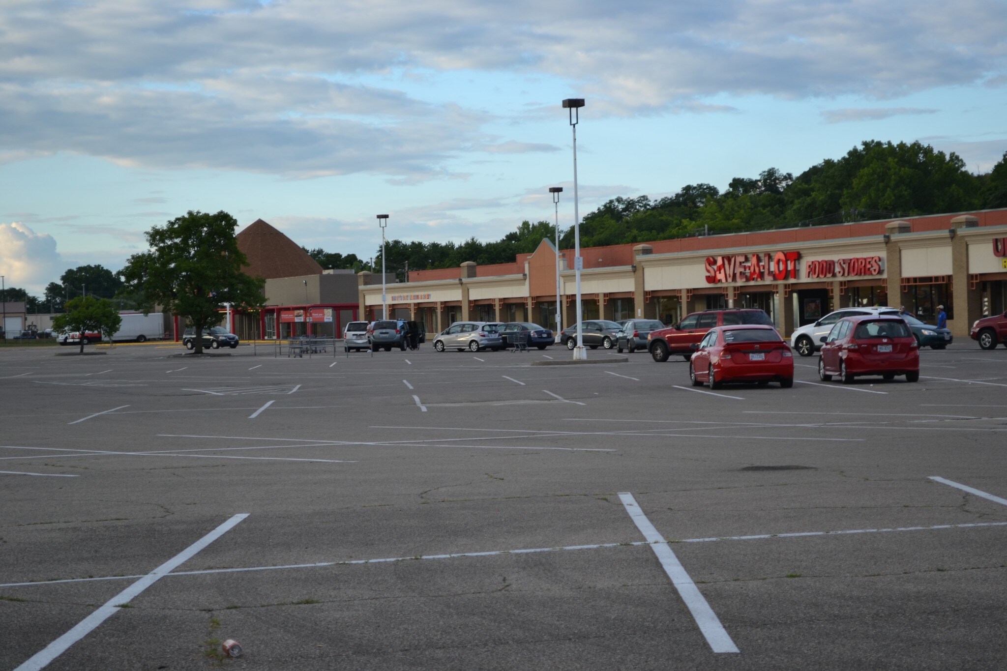 2250-2600 Dixie Hwy, Hamilton, OH à louer Photo principale– Image 1 sur 11