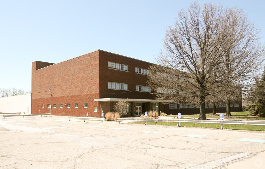 29801 Euclid Ave, Wickliffe, OH à vendre - Photo de l’immeuble – Image 2 sur 5