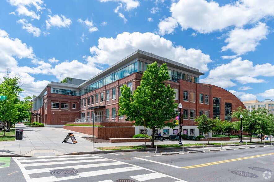 1140 3rd St NE, Washington, DC à louer - Photo de l’immeuble – Image 1 sur 19