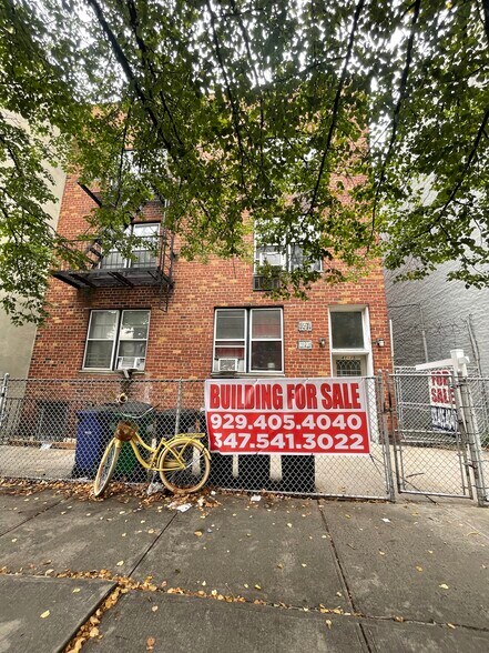 4115 49th St, Sunnyside, NY à vendre - Photo de l’immeuble – Image 3 sur 6