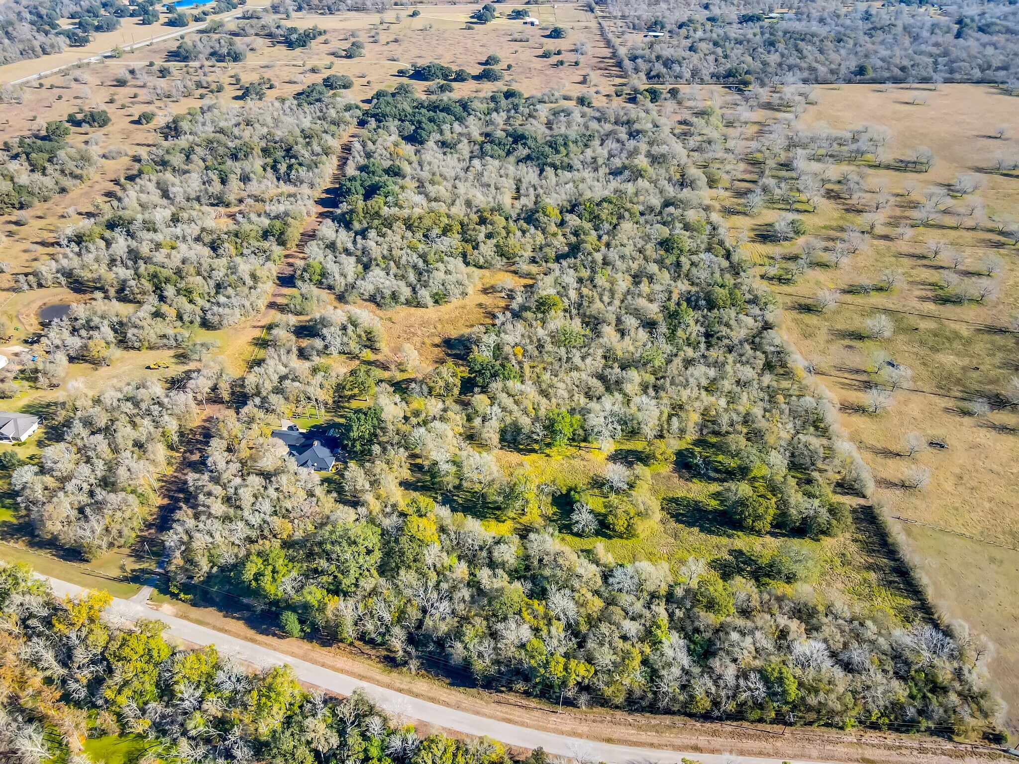 433 Mackhank Rd, Boling, TX à vendre Photo de l’immeuble– Image 1 sur 5