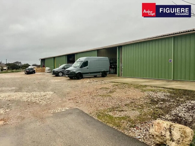 Plus de détails pour 3085 Chemin Du Grand Saint Jean, Aix-en-Provence - Local d'activités à louer