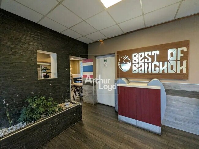 Plus de détails pour Local commercial à vendre