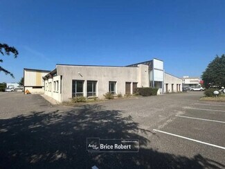 Plus de détails pour Local d’activités à vendre
