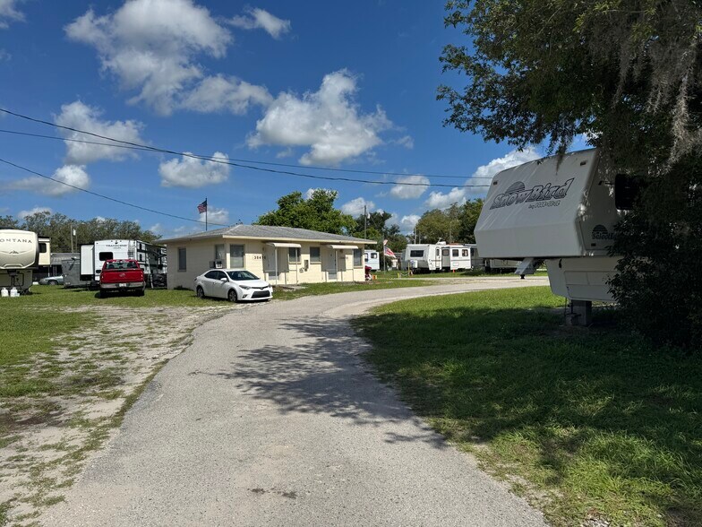 38348 Clyde Dr, Zephyrhills, FL à vendre - Photo de l’immeuble – Image 3 sur 20