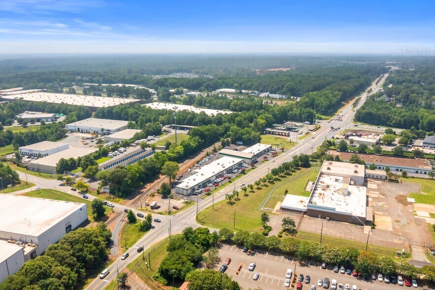8424 Old Statesville Rd, Charlotte, NC à vendre - Photo de l’immeuble – Image 2 sur 8
