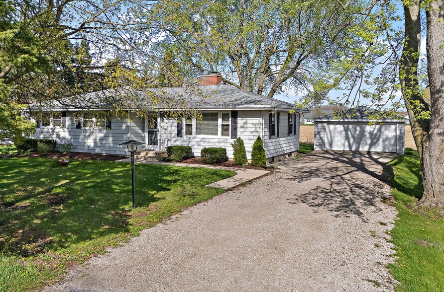1758 S Briggs St, Lockport, IL à vendre - Photo de l’immeuble – Image 2 sur 37