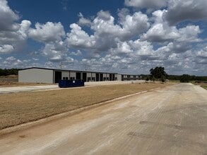 6815 Rendon Bloodworth Rd, Fort Worth, TX à louer Photo de l’immeuble– Image 2 sur 6