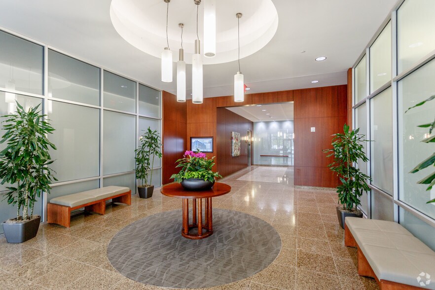 1550 W McEwen Dr, Franklin, TN à louer - Hall d’entrée – Image 3 sur 12
