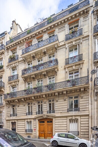 98 Rue De Miromesnil, Paris à vendre - Photo de l’immeuble – Image 2 sur 14