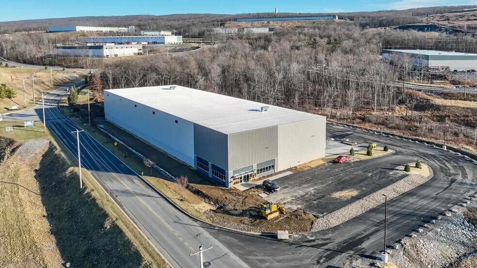 485-495 Research Dr, Pittston Township, PA à louer - Photo de l’immeuble – Image 3 sur 4