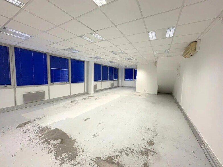 Local d’activités dans Argenteuil à louer - Photo de l’immeuble – Image 2 sur 9