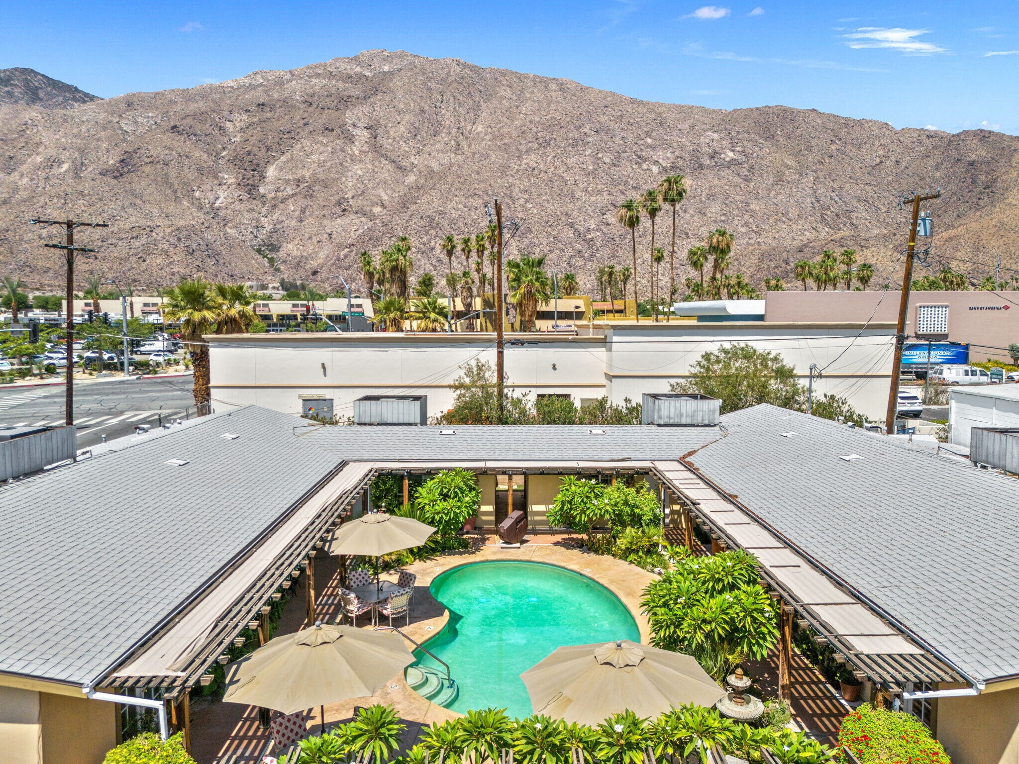 587 S Calle Ajo, Palm Springs, CA à vendre Photo de l’immeuble– Image 1 sur 76