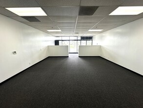 14525 Valley View Ave, Santa Fe Springs, CA à louer Photo intérieure– Image 1 sur 5