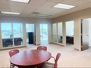 250 W First St, Winston-Salem, NC à louer Photo intérieure– Image 1 sur 8