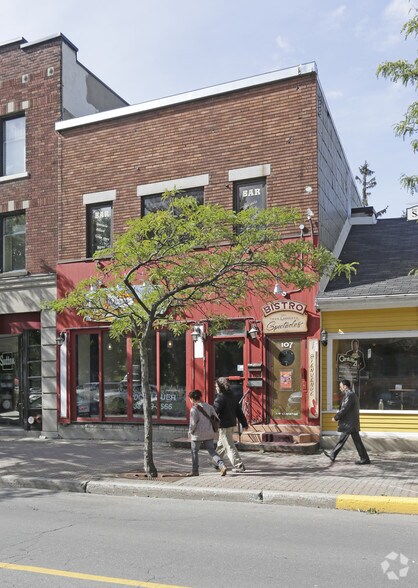 105-107 Rue Saint-Charles O, Longueuil, QC à vendre - Photo de l’immeuble – Image 2 sur 2