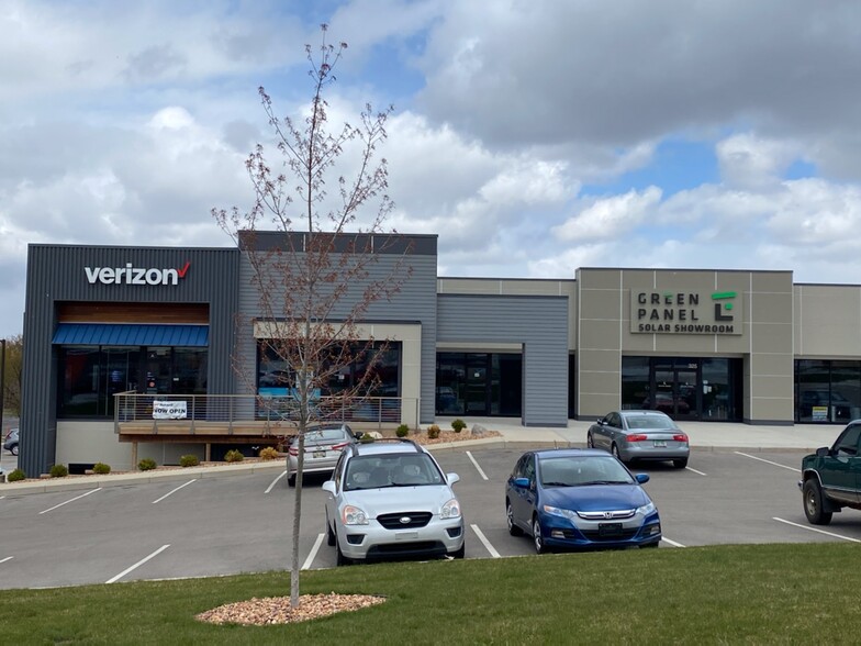 325 84th St SW, Byron Center, MI à louer - Photo de l’immeuble – Image 2 sur 4