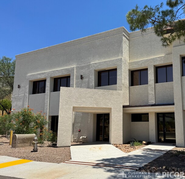 655 E River Rd, Tucson, AZ à louer - Photo de l’immeuble – Image 1 sur 3