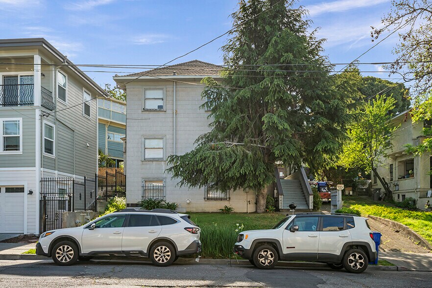 330 Athol Ave, Oakland, CA à vendre - Photo de l’immeuble – Image 3 sur 18