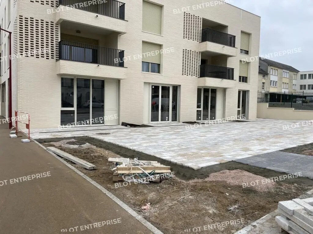 Bureau dans Montauban-de-Bretagne à vendre Photo de l’immeuble– Image 1 sur 6