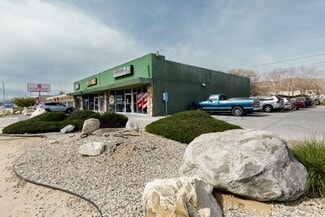 Plus de détails pour 55690-55696 Twentynine Palms Hwy, Yucca Valley, CA - Local commercial à vendre