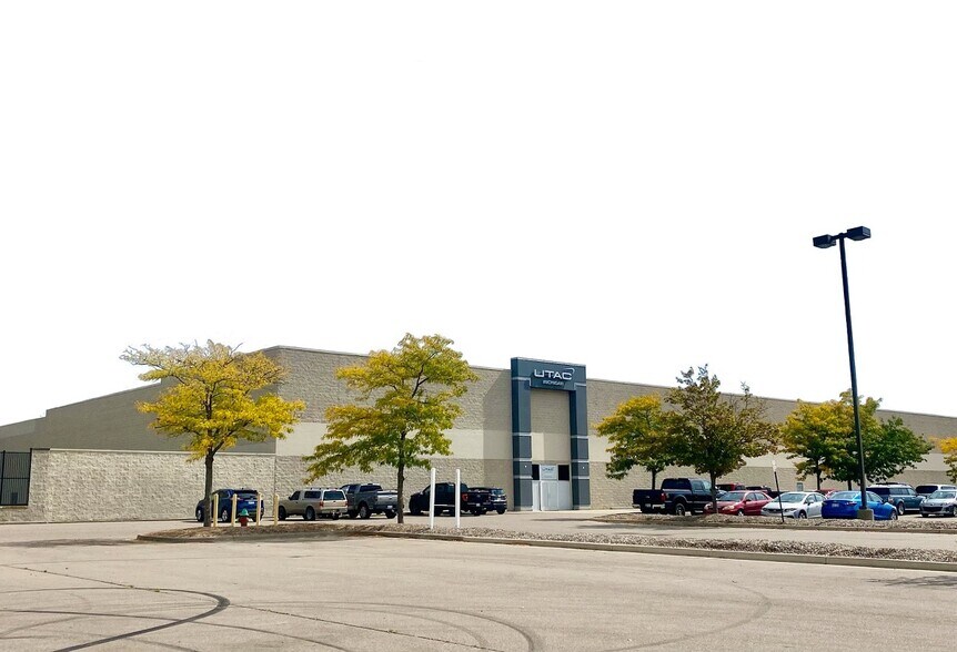 12100 Inkster Rd, Redford Township, MI à louer - Photo de l’immeuble – Image 1 sur 6
