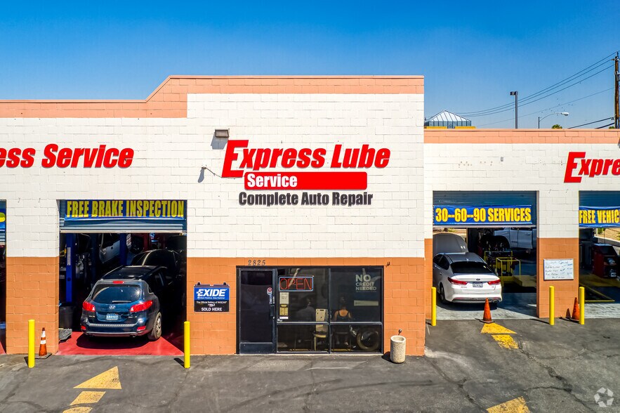 2825 S Nellis Blvd, Las Vegas, NV à vendre - Photo de l’immeuble – Image 2 sur 6