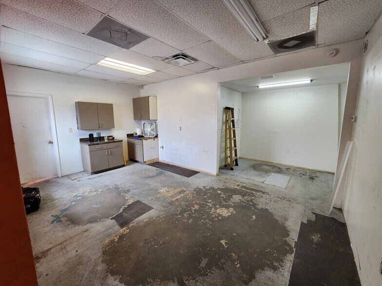 17910 41 Hwy N, Lutz, FL à louer - Photo de l’immeuble – Image 3 sur 18