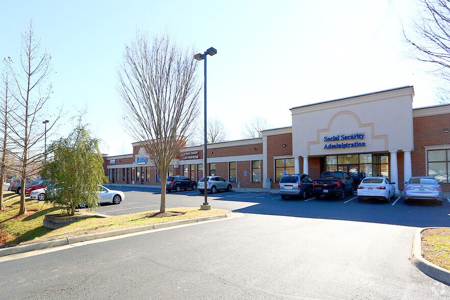 1501-1521 Hardy Cash Dr, Hampton, VA à vendre - Photo principale – Image 1 sur 5