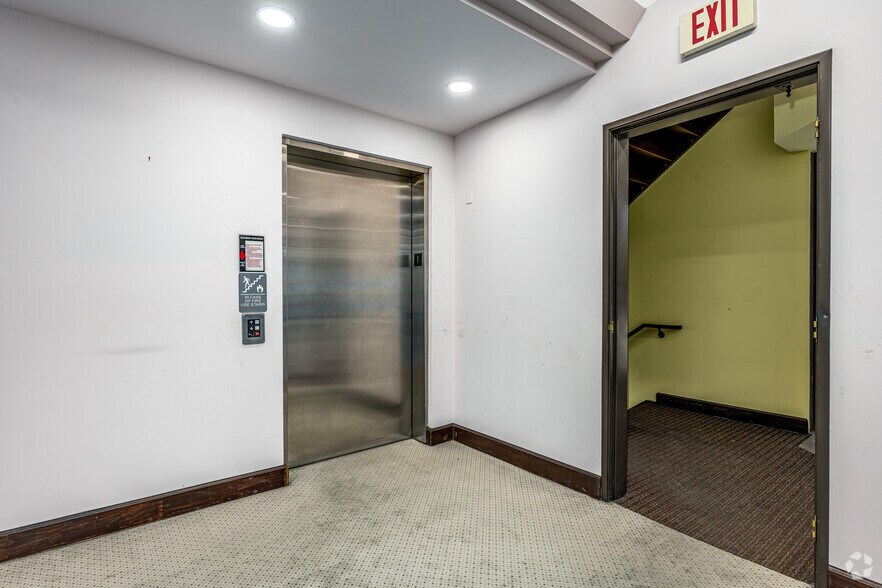 1235 S Garfield Ave, Alhambra, CA à louer - Photo de l’immeuble – Image 3 sur 21