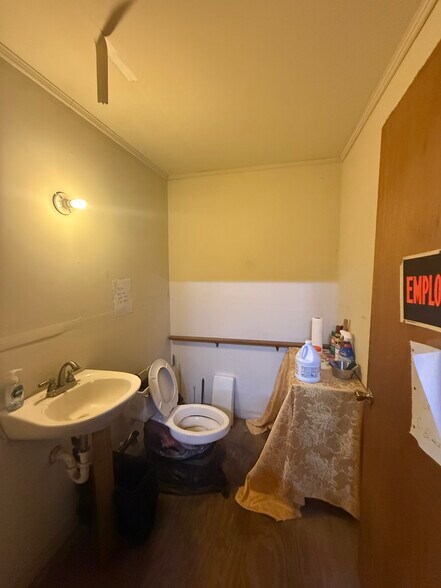 6640 US Highway 70 W, La Grange, NC à vendre - Photo de l’immeuble – Image 3 sur 4