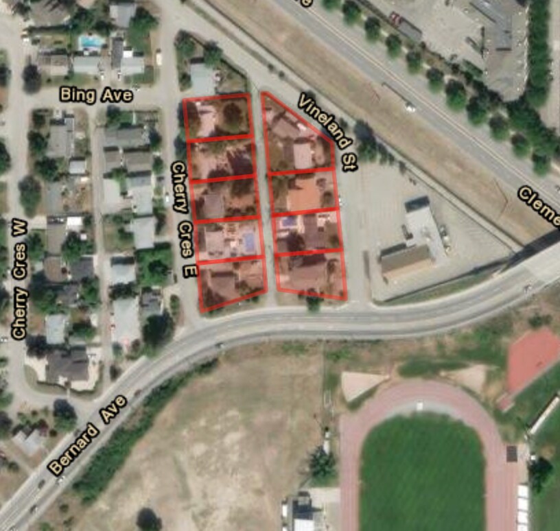 1722 Bernard Av, Kelowna, BC à vendre Photo principale– Image 1 sur 2