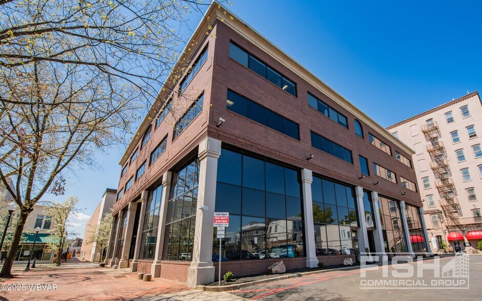 330 Pine St, Williamsport, PA à louer - Photo de l’immeuble – Image 2 sur 16
