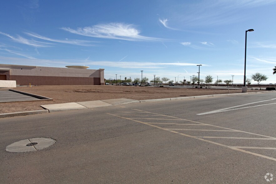 2024 E Florence Blvd, Casa Grande, AZ à louer - Photo de l’immeuble – Image 1 sur 6