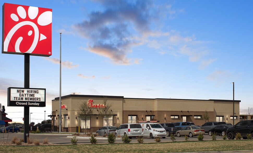 201 E Tamarack Rd, Altus, OK à vendre - Photo de l’immeuble – Image 2 sur 4