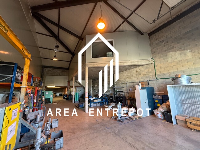 Plus de détails pour 7 Avenue De La Marranne, Châteauneuf-les-Martigues - Industriel/Logistique à louer
