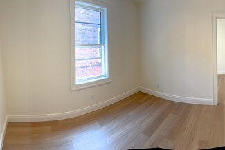 Plus de détails pour 47 Newtown Ln, East Hampton, NY - Coworking à louer