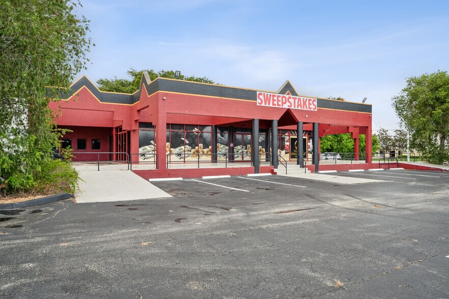 4405 S US Highway 1, Fort Pierce, FL à louer - Photo de l’immeuble – Image 1 sur 17