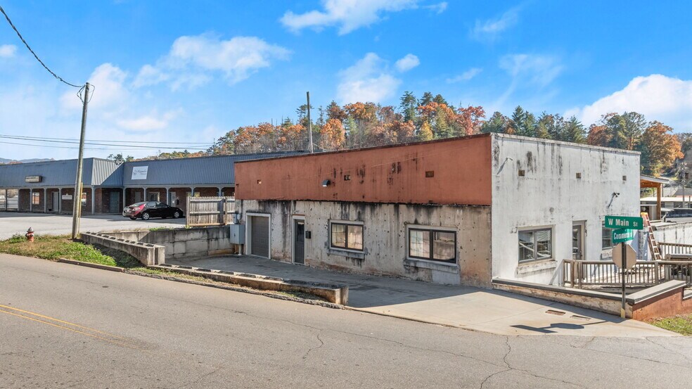24 Commerce St, Franklin, NC à vendre - Photo de l’immeuble – Image 3 sur 47