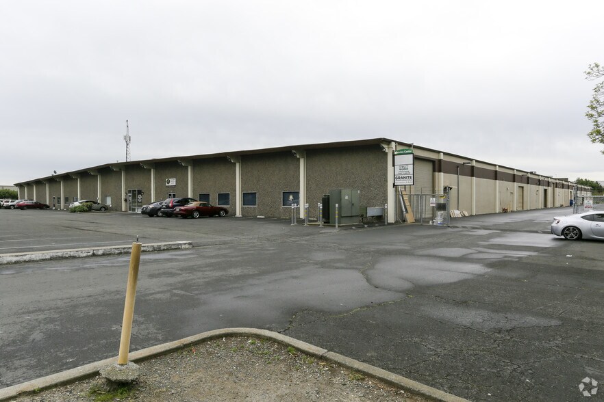 1891 Woolner Ave, Fairfield, CA à louer - Photo de l’immeuble – Image 1 sur 4