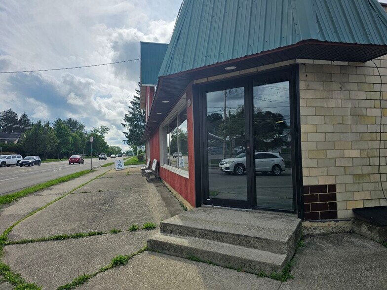 600 Fairmount Ave, Jamestown, NY à louer - Photo de l’immeuble – Image 3 sur 16