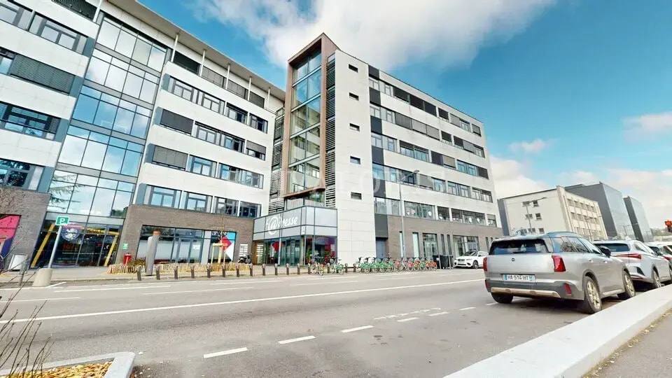 51 Ter Rue De Saint-Cyr, Lyon à louer Photo de l’immeuble– Image 1 sur 6