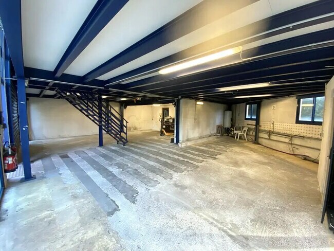 Plus de détails pour Industriel/Logistique à louer