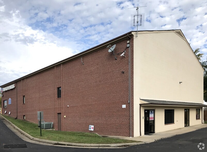 316 E Market St, Leesburg, VA à louer - Photo de l’immeuble – Image 3 sur 11