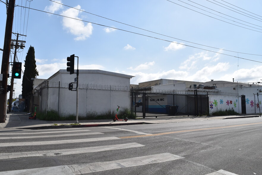 3408 Trinity St, Los Angeles, CA à louer - Photo de l’immeuble – Image 3 sur 15
