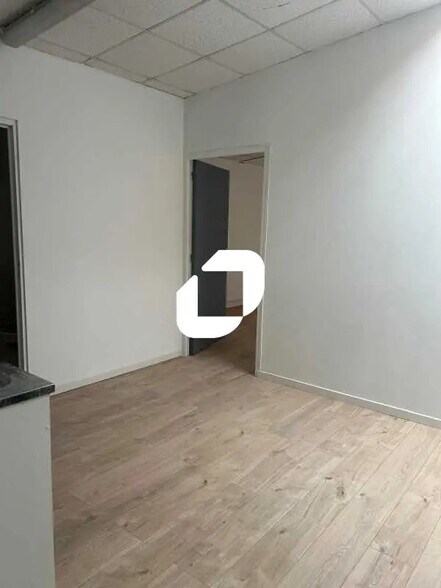 130 Rue Du Lieutenant Petit Leroy, Chevilly-Larue à louer - Photo de l’immeuble – Image 3 sur 20