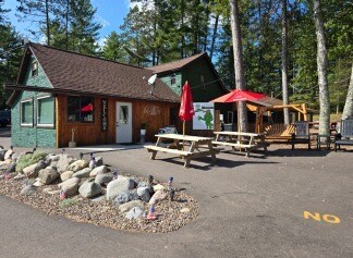 10752 Swamp Lake Rd, Tomahawk, WI à vendre - Photo de l’immeuble – Image 2 sur 26