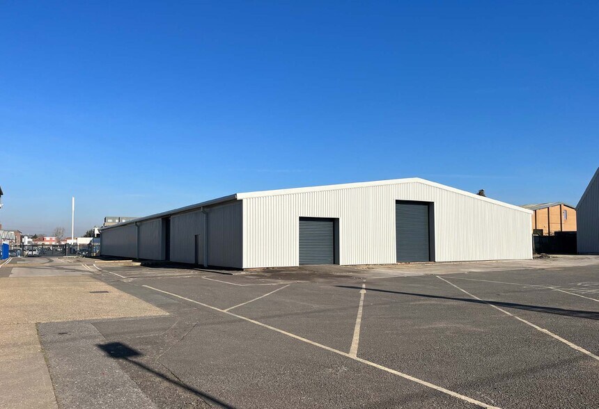 Albion Clos, Slough à louer - Photo de l’immeuble – Image 3 sur 5