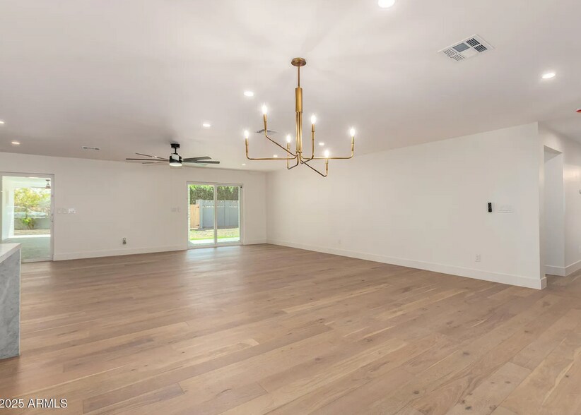 829 E Desert Park Ln, Phoenix, AZ à vendre - Photo de l’immeuble – Image 3 sur 4