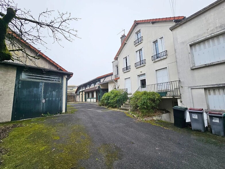 Local d'activités dans Le Raincy à vendre - Photo de l’immeuble – Image 1 sur 15